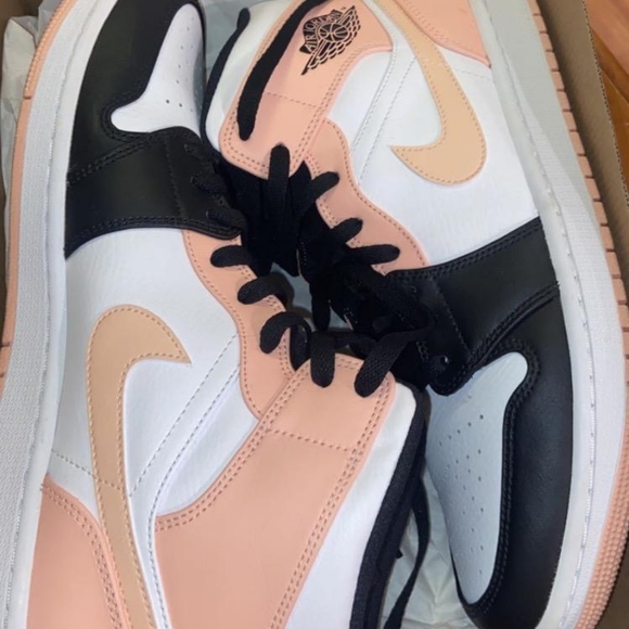 Jordan 1's - Picture 2 of 2